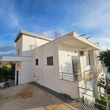 Nora'S Guesthouse Sarandë 外观 照片