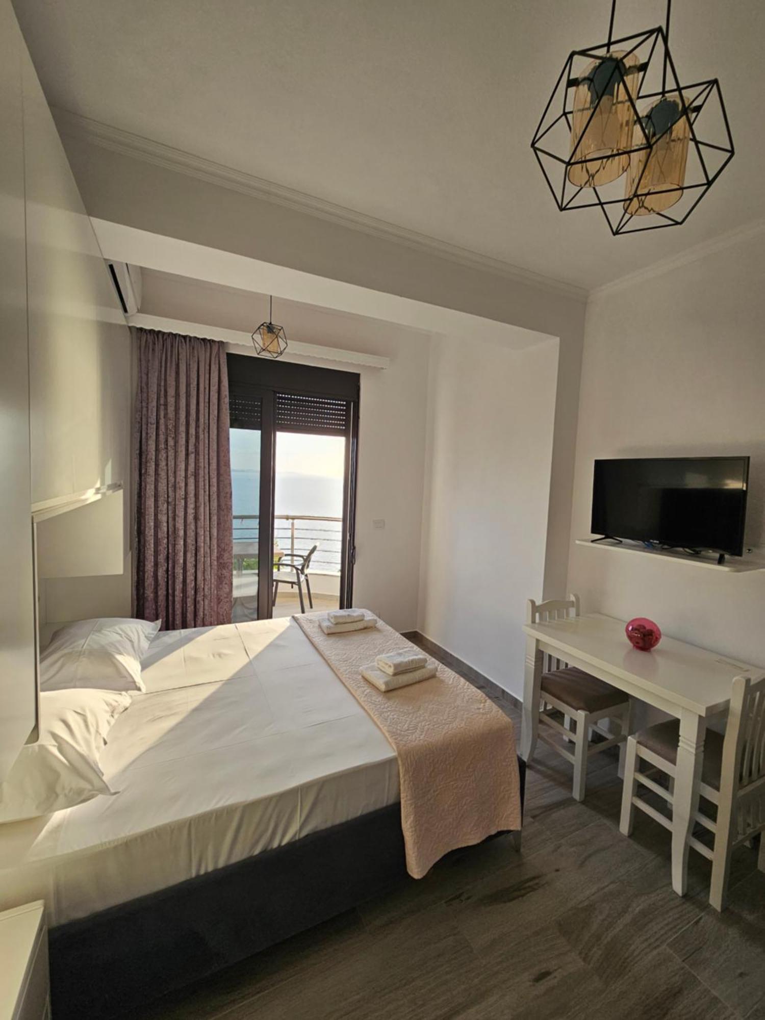 Nora'S Guesthouse Sarandë 外观 照片