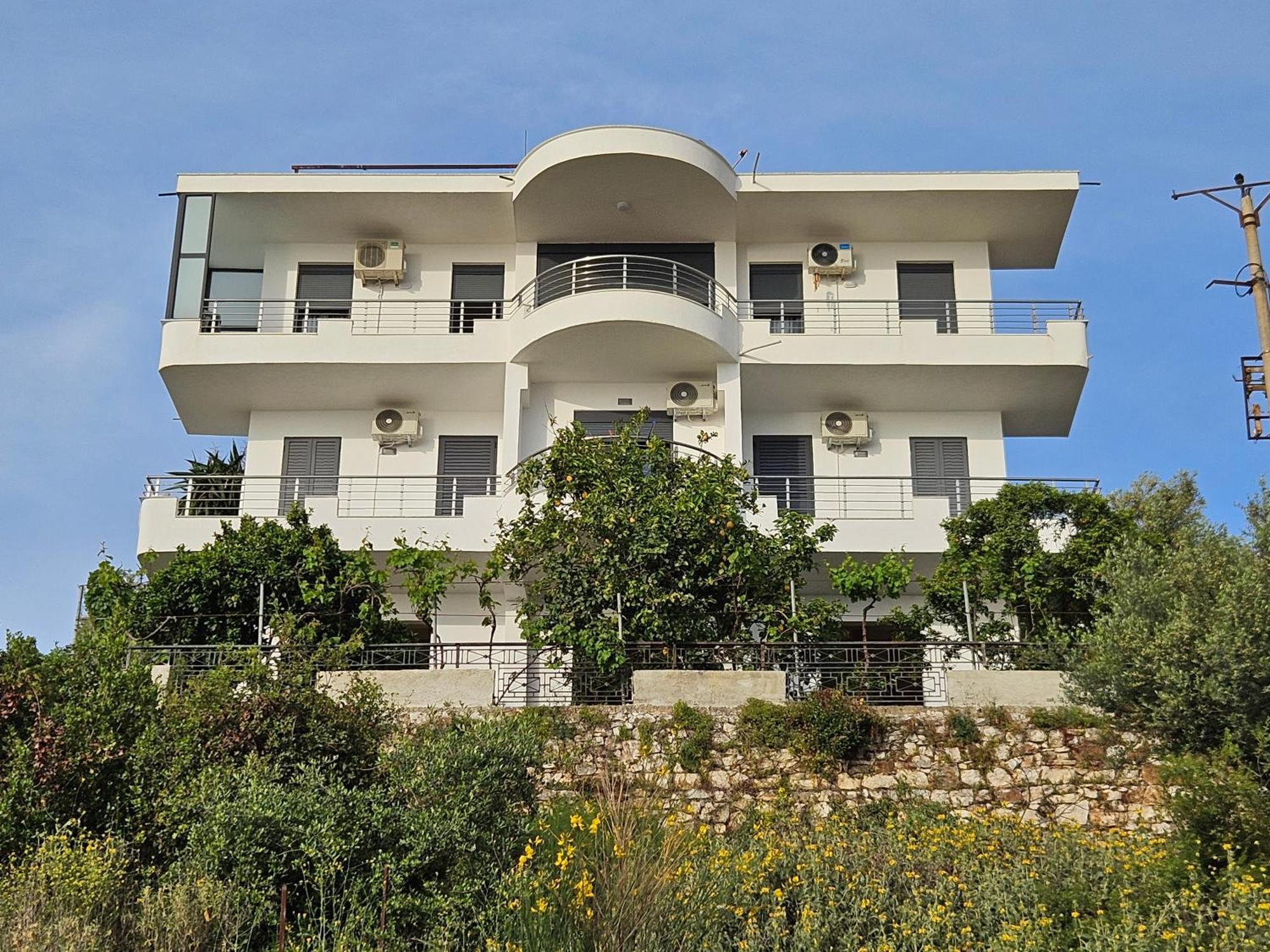 Nora'S Guesthouse Sarandë 外观 照片